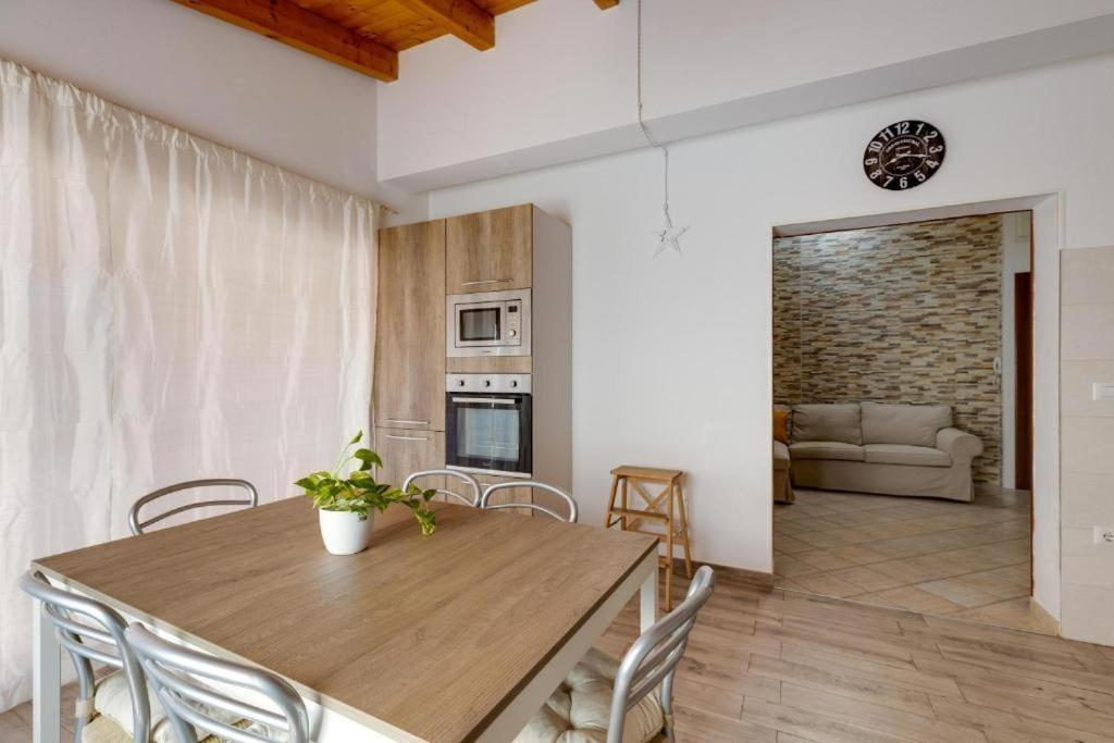 La Casa Delle Zie - Cabras Villa Eksteriør billede