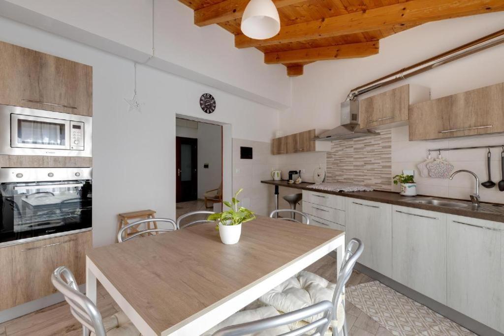 La Casa Delle Zie - Cabras Villa Eksteriør billede